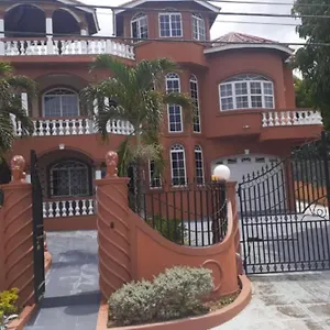 *** Guest house Cazwin Jamaica
